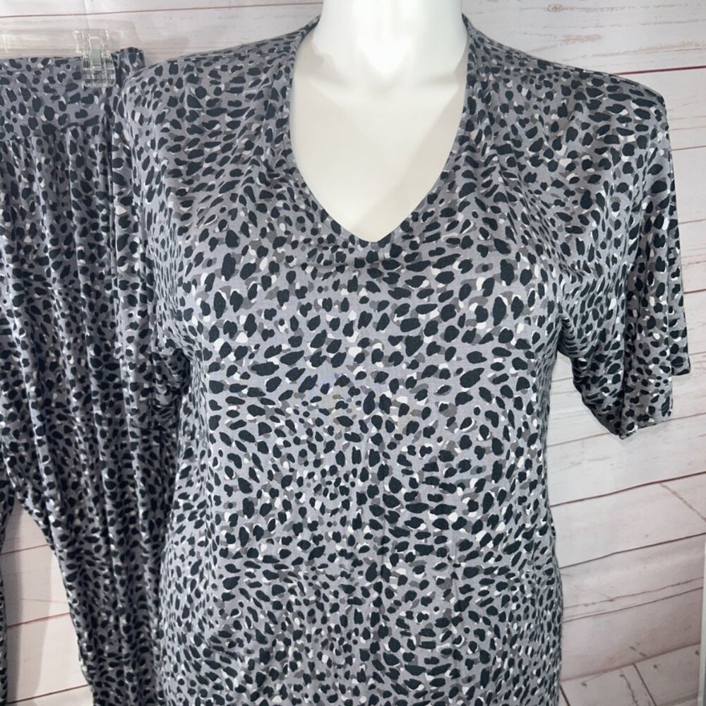 Donna Karan Sleepwear 2 PC Pajamas Set Size L short sleeve Gray Black Leopard - Picture 3 of 9